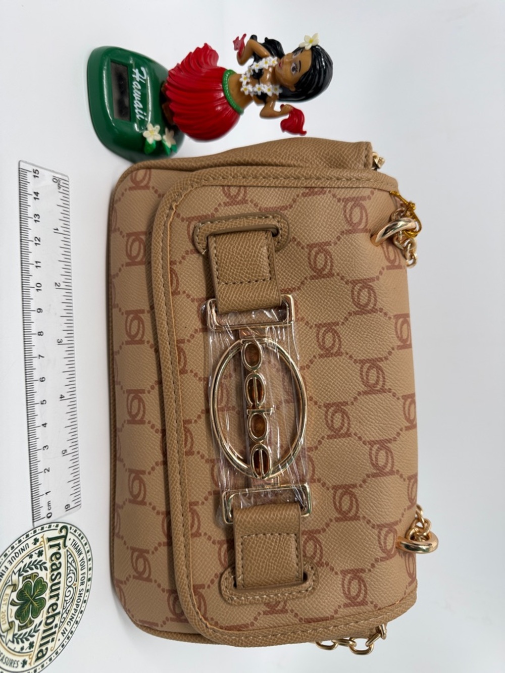 Tan Leilani monogram Signature Pattern Gold Chain Shoulder Bag - Picture 14 of 17